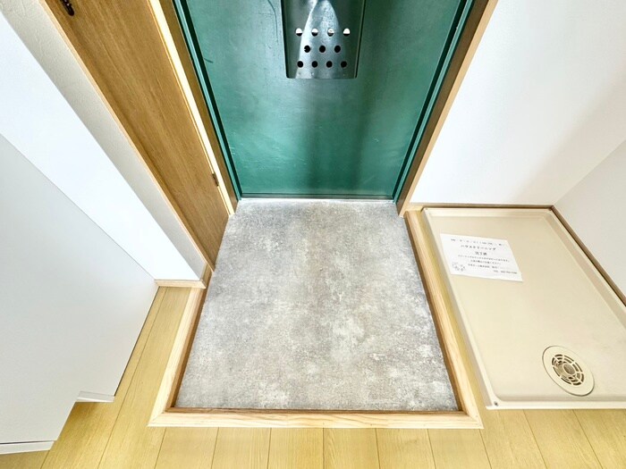 物件内観写真18　(玄関)