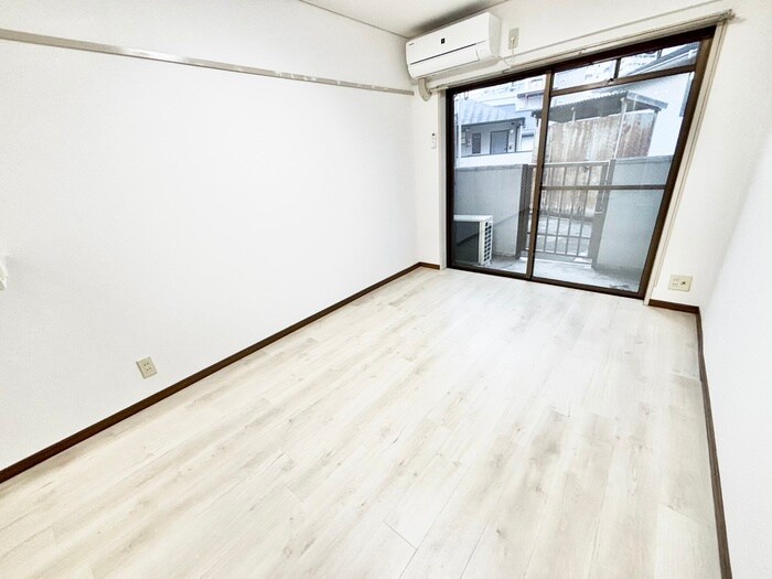 物件内観写真8　(居室)