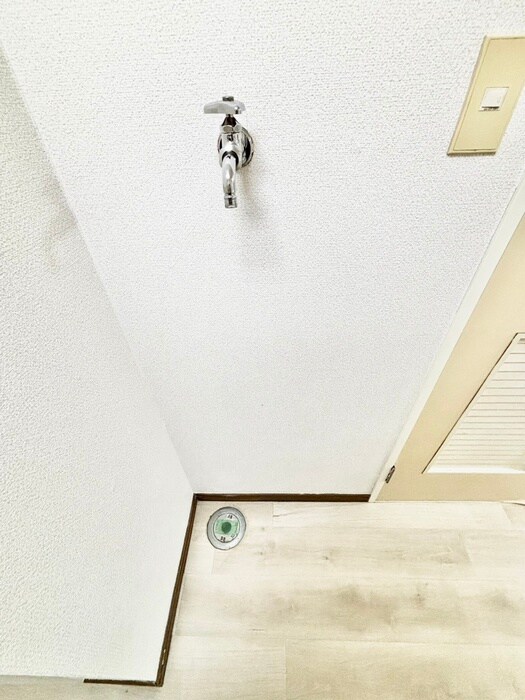 物件内観写真16　(洗濯機置場)