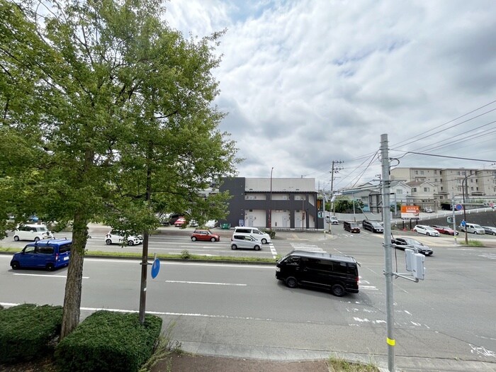 物件内観写真13　(室内からの展望)