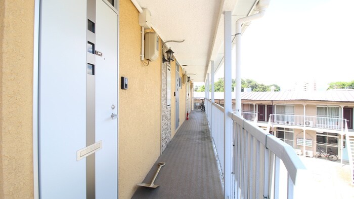 物件外観写真5　(エントランス部分)