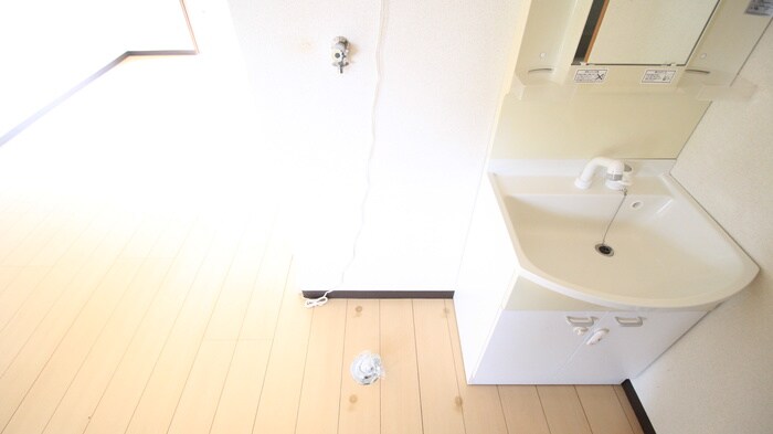 物件内観写真13　(洗濯機置場)