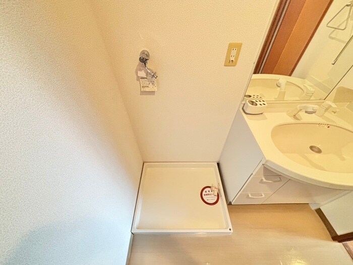 物件内観写真14　(洗濯機置場)