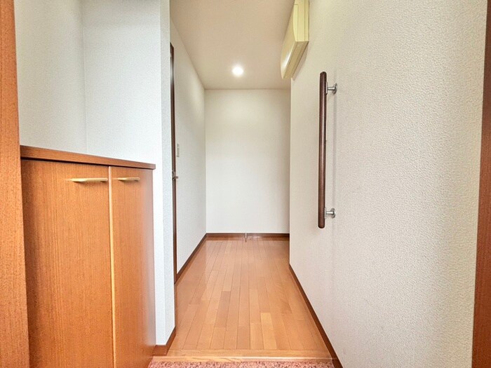 物件内観写真16　(廊下)