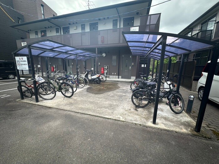 物件外観写真6　(駐輪場)