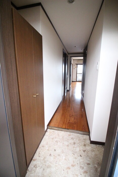 物件内観写真17　(玄関)