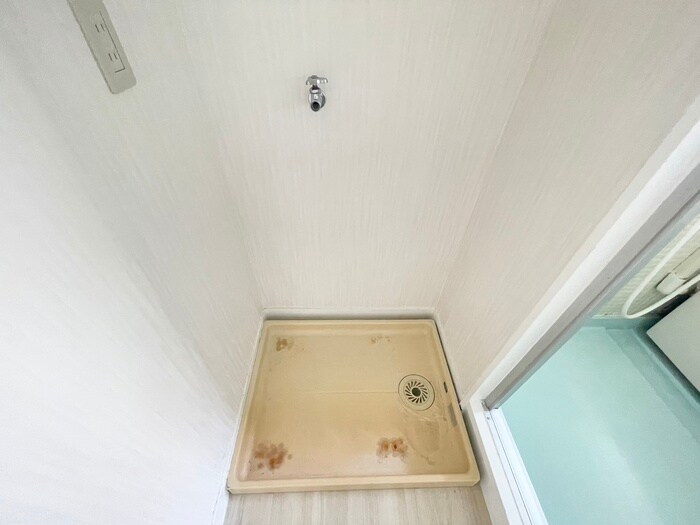 物件内観写真12　(洗濯機置場)