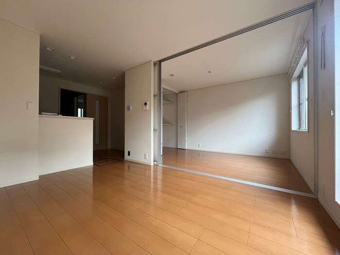 物件内観写真2　(居室)