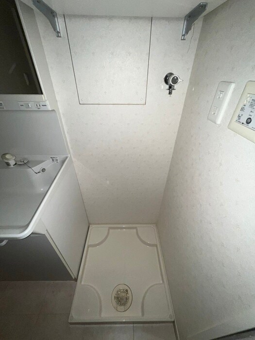 物件内観写真15　(洗濯機置場)