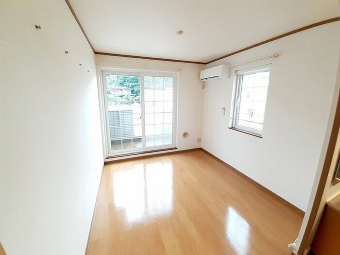 物件内観写真4　(居室)