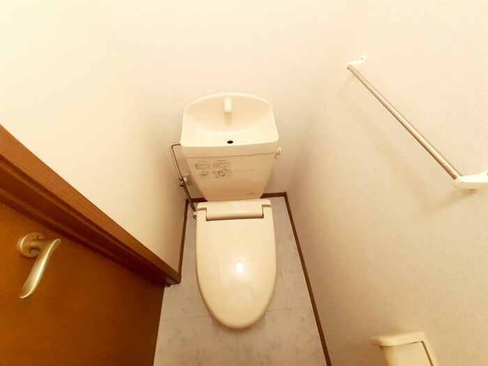 物件内観写真9　(トイレ)