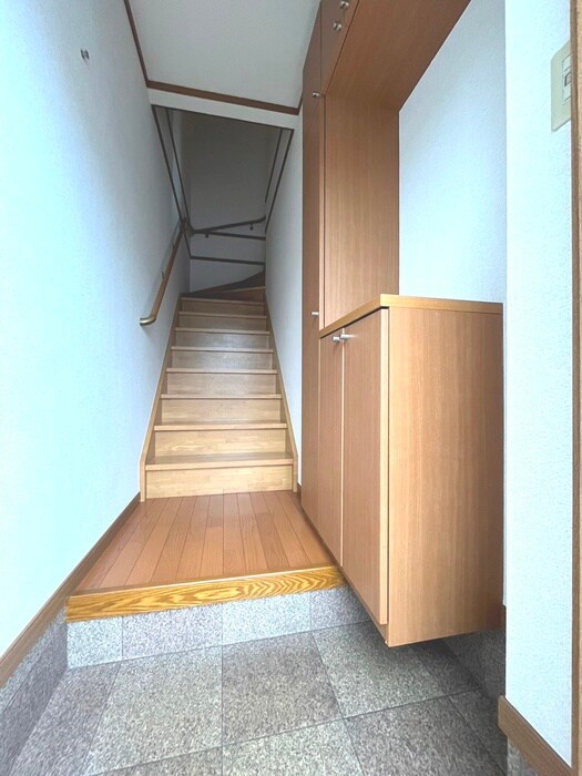 物件内観写真12　(玄関)