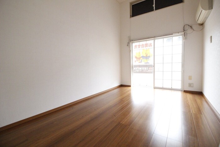 物件内観写真9　(居室)