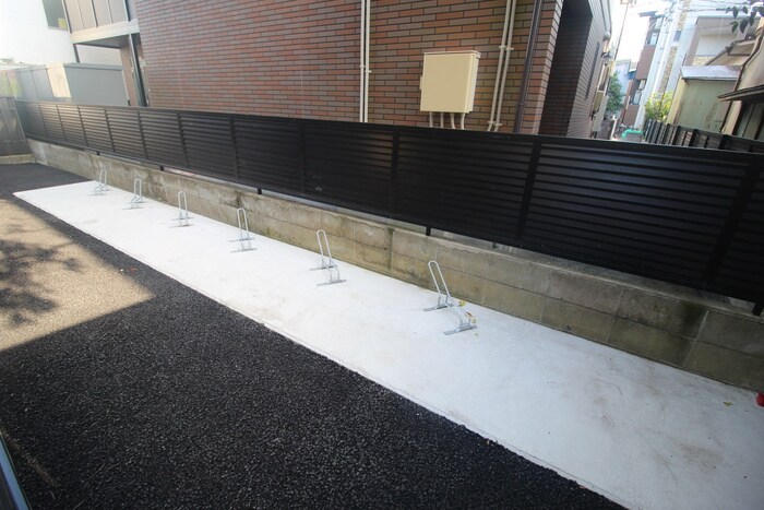 物件外観写真4　(駐車場)