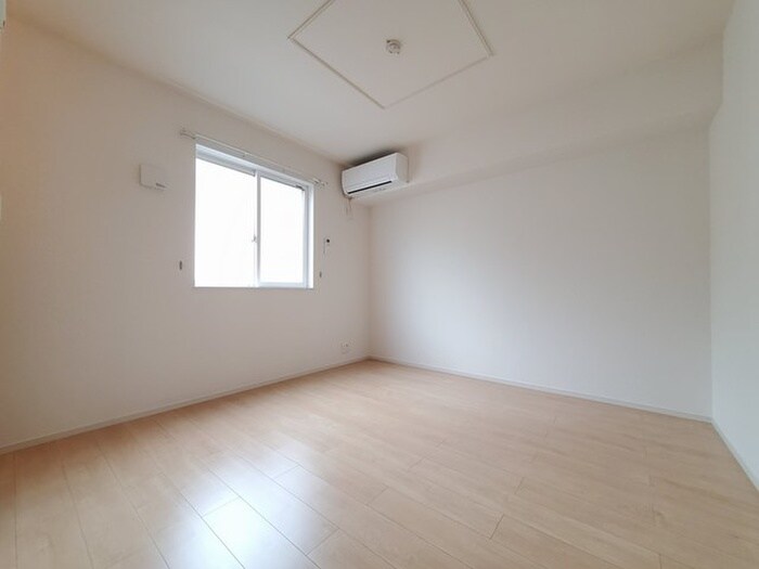 物件内観写真4　(居室)