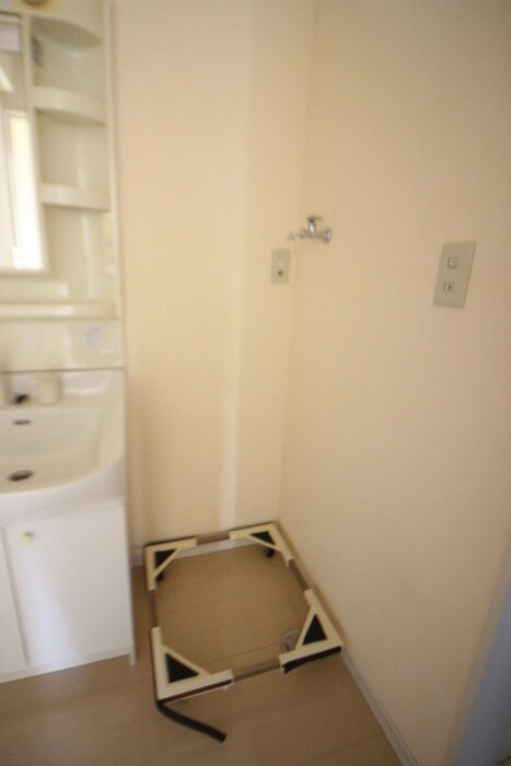 物件内観写真9　(洗濯機置場)