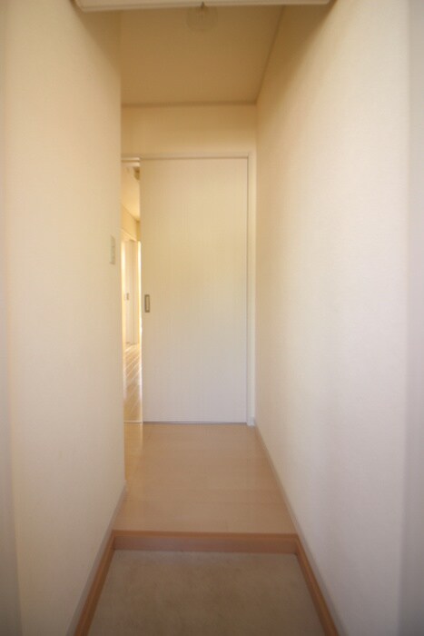 物件内観写真11　(廊下)