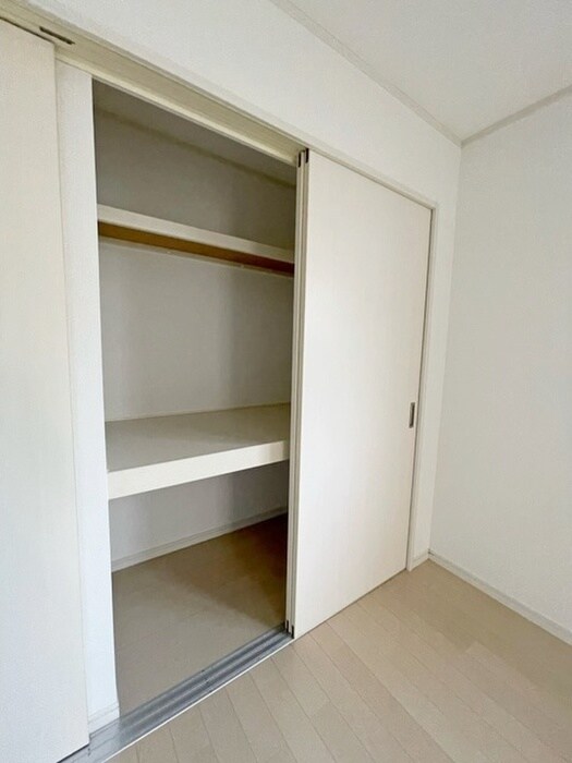 物件内観写真13　(収納)