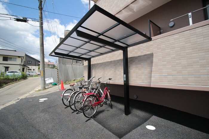 物件外観写真3　(駐輪場)