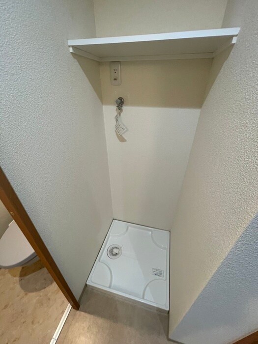 物件内観写真14　(洗濯機置場)