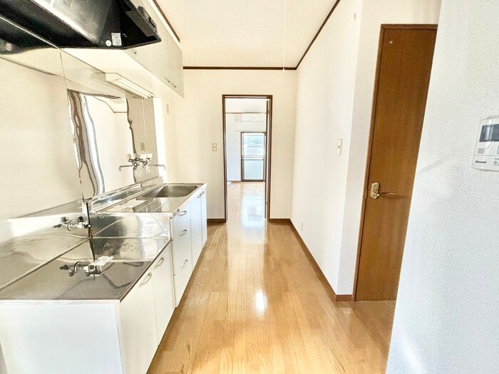 物件内観写真18　(廊下)