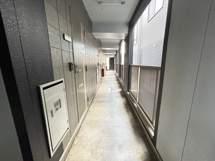 物件外観写真5　(エントランス部分)