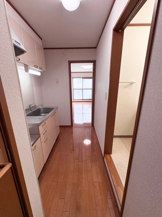 物件内観写真16　(廊下)