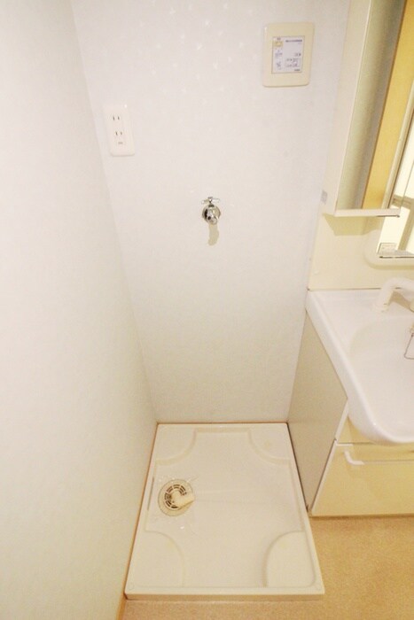 物件内観写真11　(洗濯機置場)