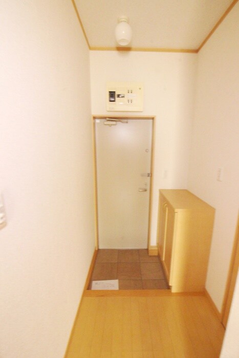 物件内観写真13　(玄関)