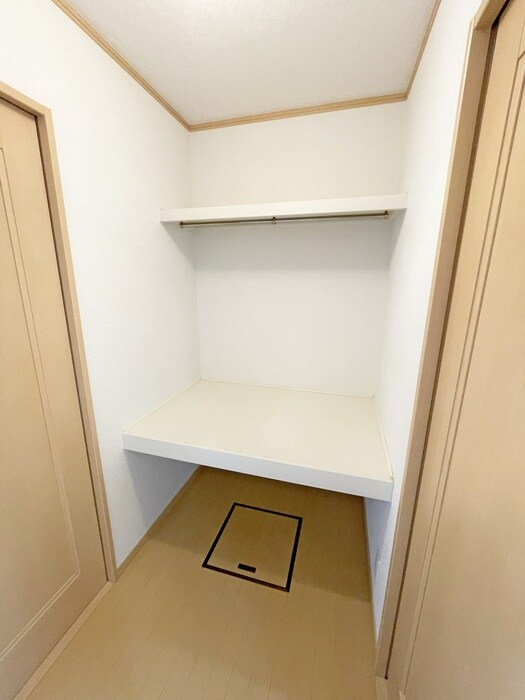 物件内観写真13　(収納)