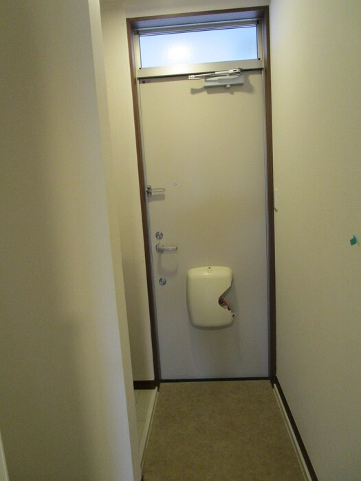 物件内観写真17　(玄関)