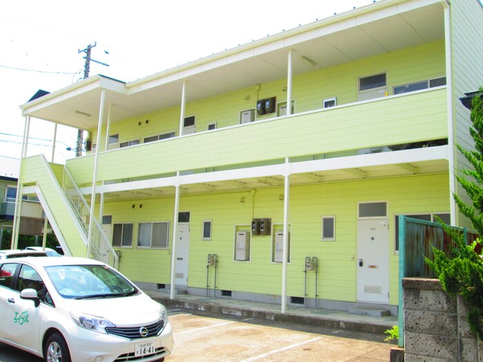 物件外観写真4　(エントランス部分)