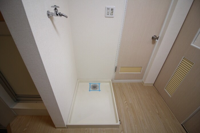 物件内観写真11　(洗濯機置場)