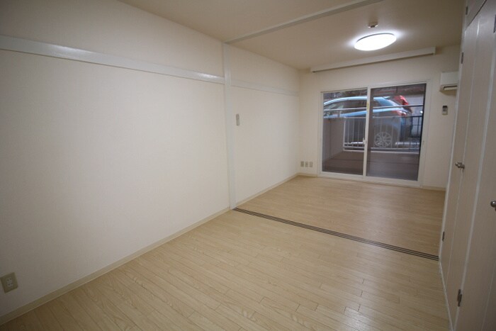 物件内観写真15　(居室)