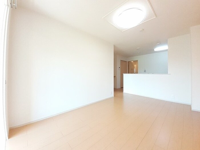 物件内観写真3　(居室)