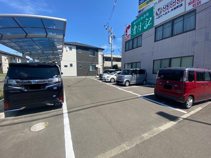物件外観写真2　(駐車場)