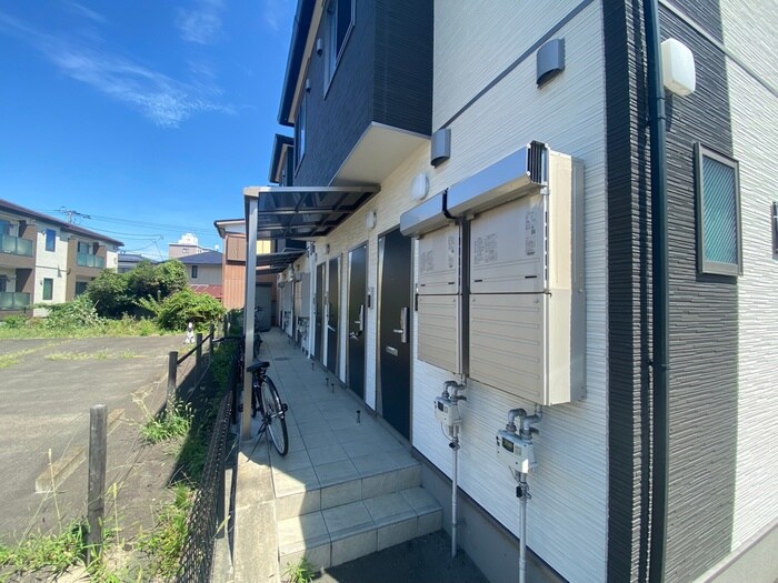 物件外観写真5　(エントランス部分)