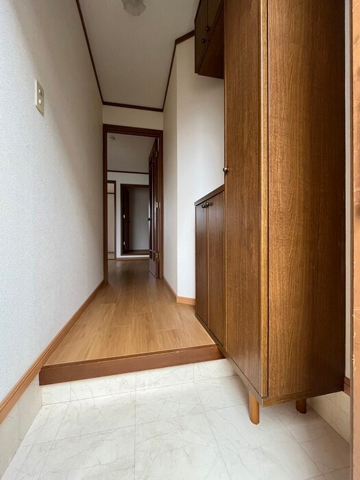 物件内観写真11　(廊下)