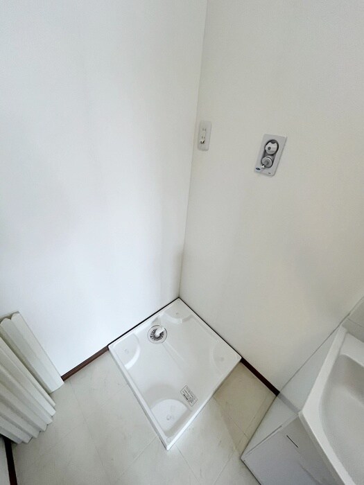 物件内観写真12　(洗濯機置場)