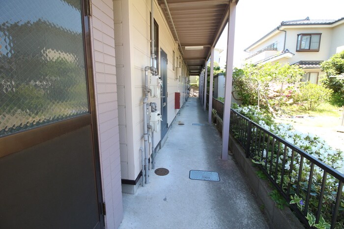 物件外観写真3　(エントランス部分)