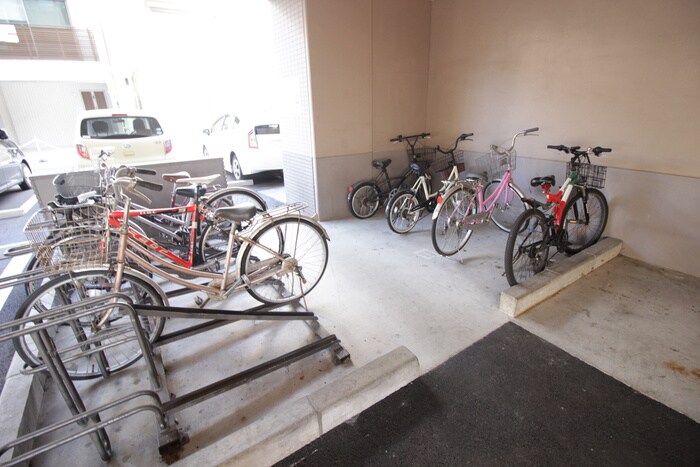 物件外観写真6　(駐輪場)