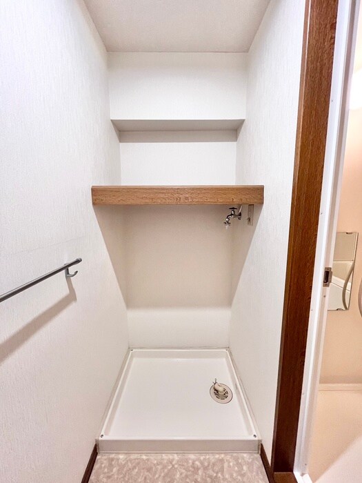 物件内観写真16　(洗濯機置場)