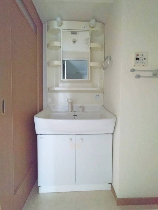 物件内観写真10　(洗面)