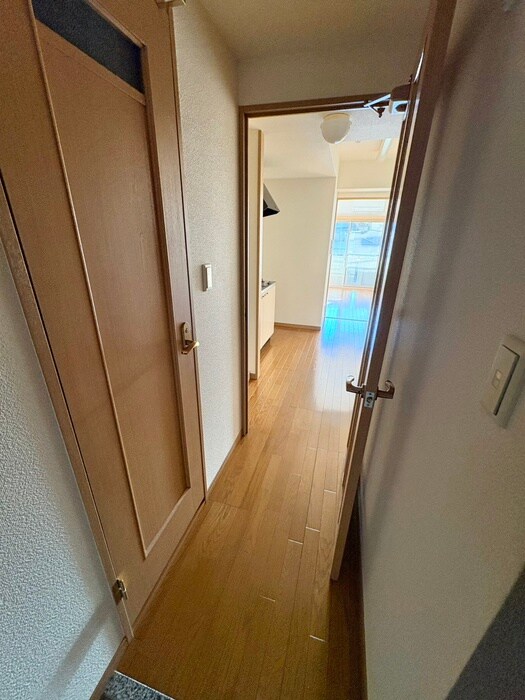 物件内観写真13　(廊下)