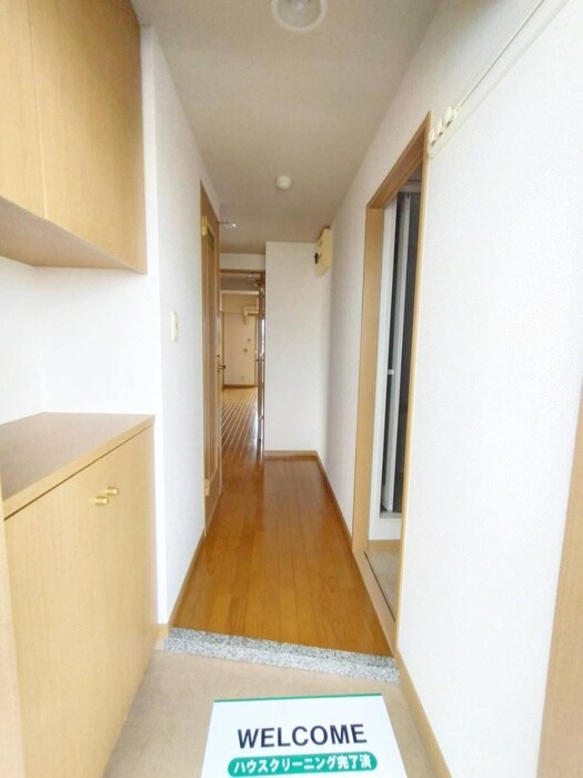 物件内観写真13　(玄関)