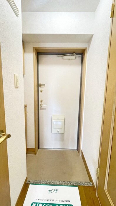 物件内観写真19　(玄関)