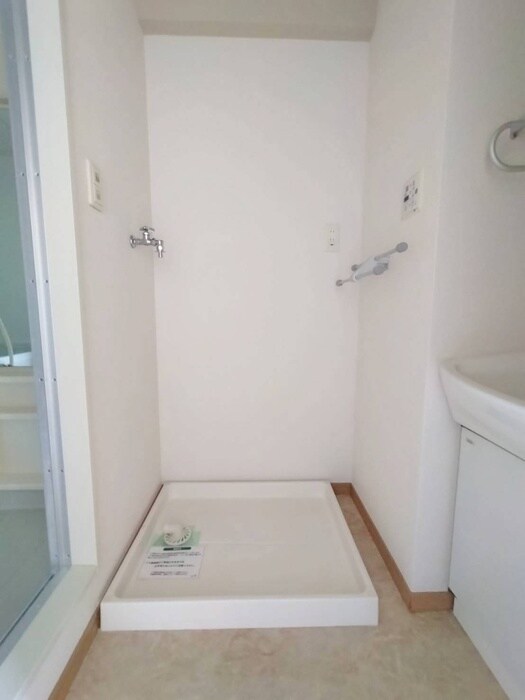 物件内観写真21　(洗濯機置場)