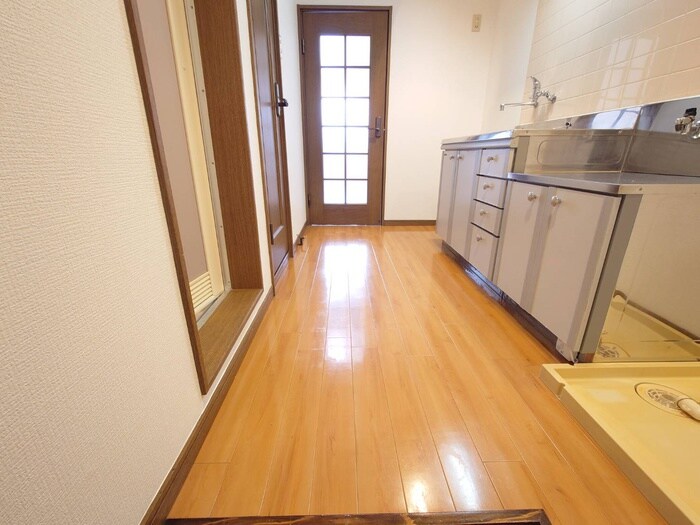 物件内観写真17　(廊下)