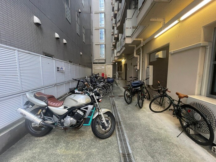 物件外観写真5　(駐輪場)