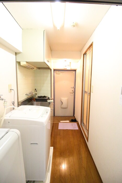 物件内観写真18　(玄関)